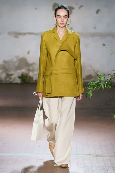 Look 57